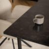 Pogi stalas juodas paveikslėlis